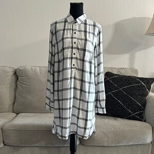 Old Navy Black and White Plaid Shirt Dress with Half Panel Functional Buttons